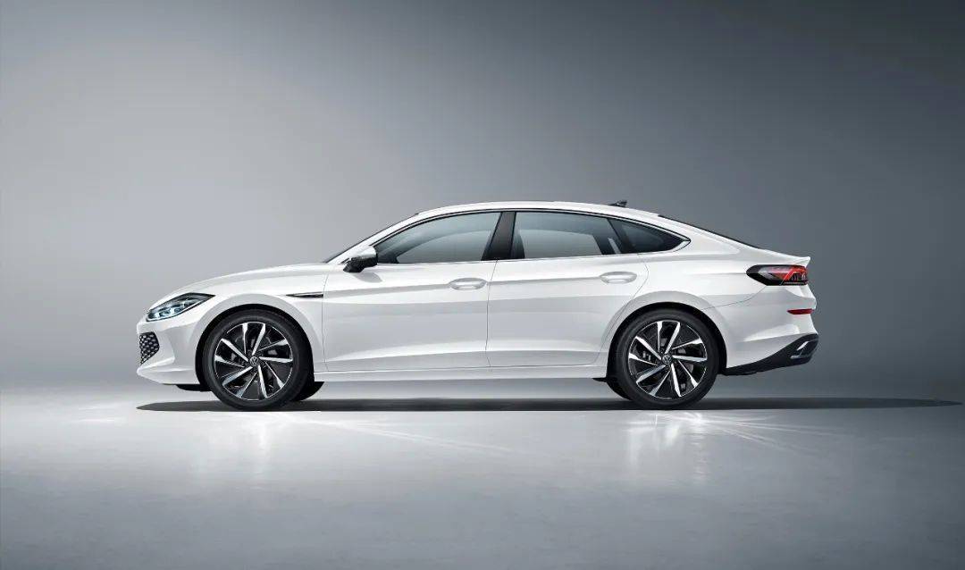 Белый Volkswagen Lamando L